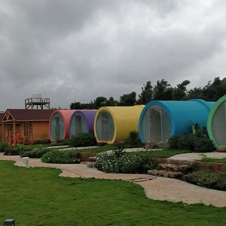 Waterscape Retreat Girnāre エクステリア 写真