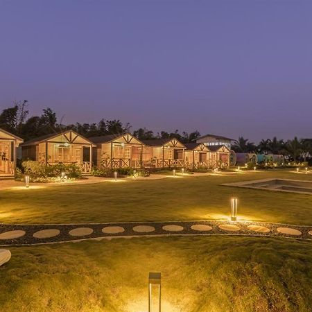 Waterscape Retreat Girnāre エクステリア 写真