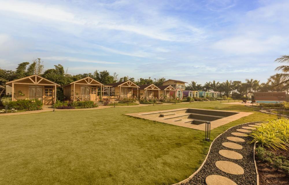 Waterscape Retreat Girnāre エクステリア 写真