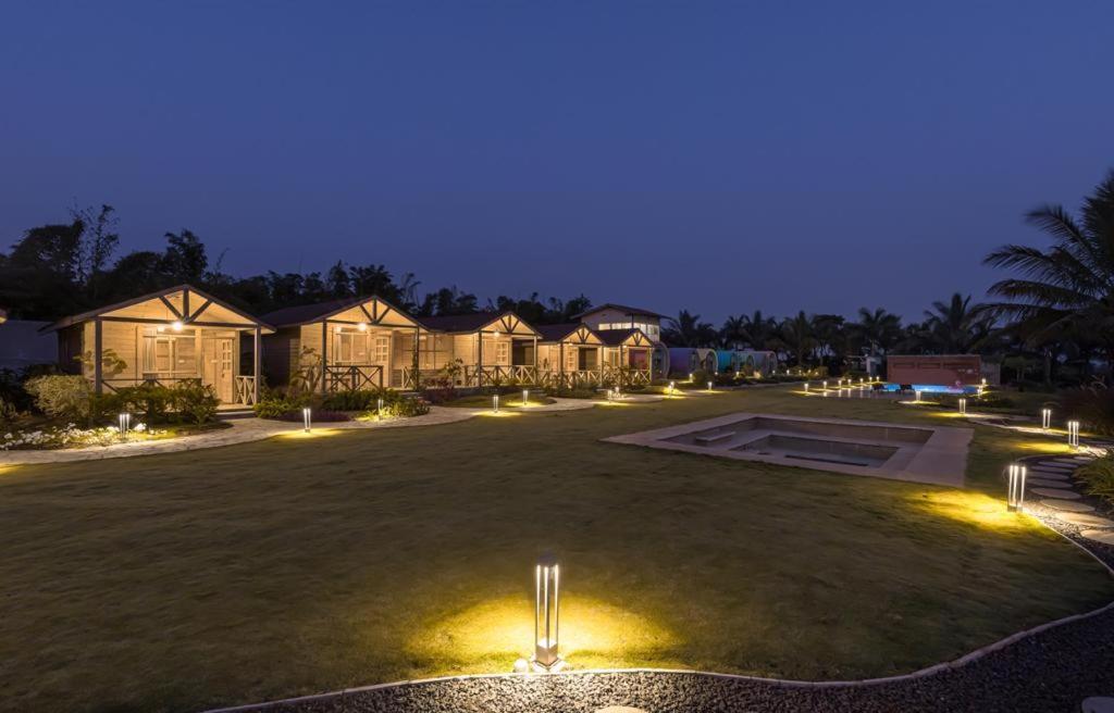 Waterscape Retreat Girnāre エクステリア 写真